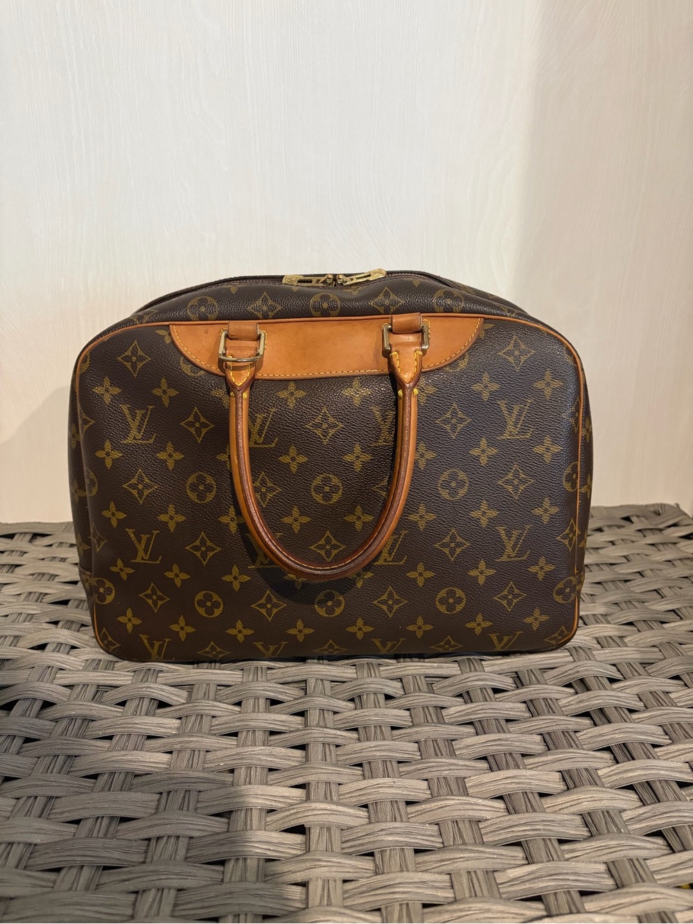Louis Vuitton Deauville monogram canvas handbag - Picture 2 of 16